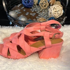Just to try on! Comfortview Peachy/Pink Suede Sandal! Size:9.5wide NEVER WORN